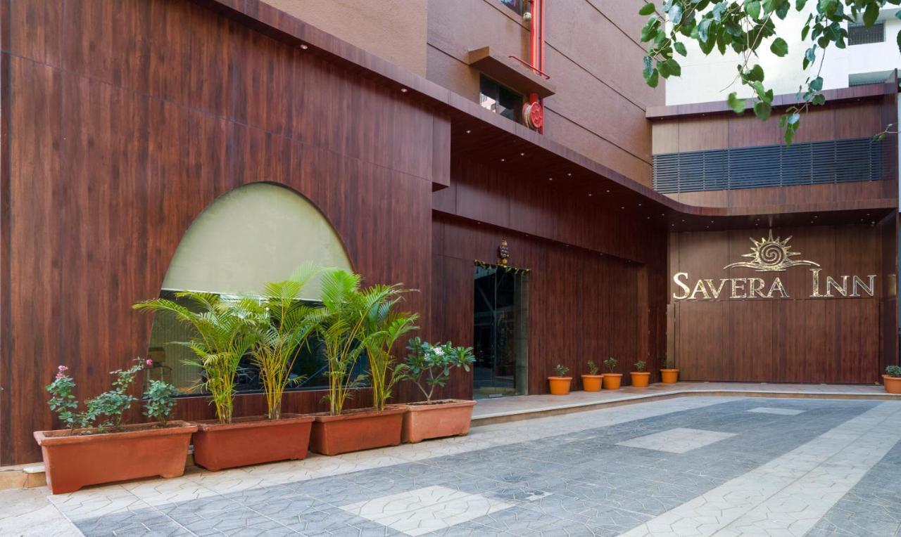 Treebo Premium Savera Inn ムンバイ エクステリア 写真
